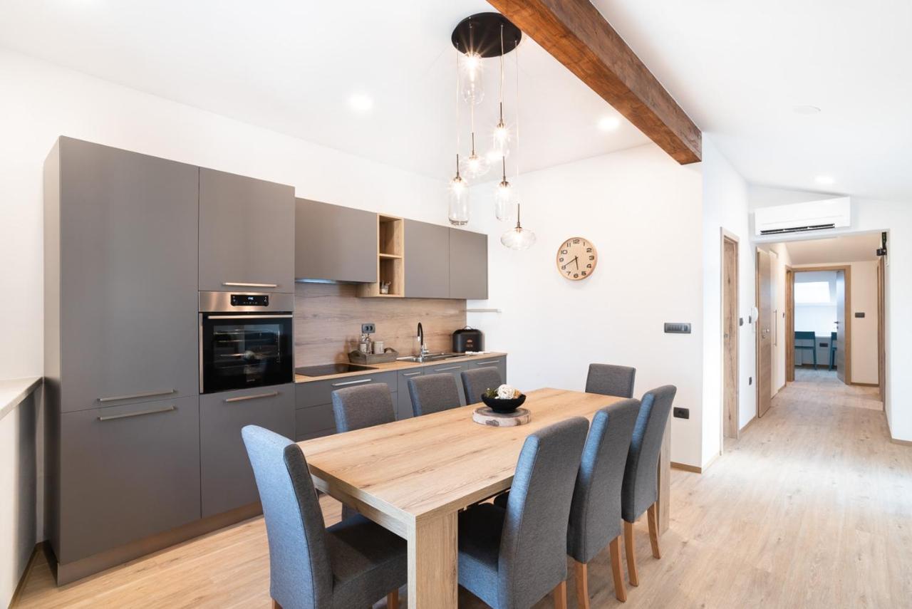 Capraria Appartments In Historic Center, With Private Parking Capodistria Esterno foto