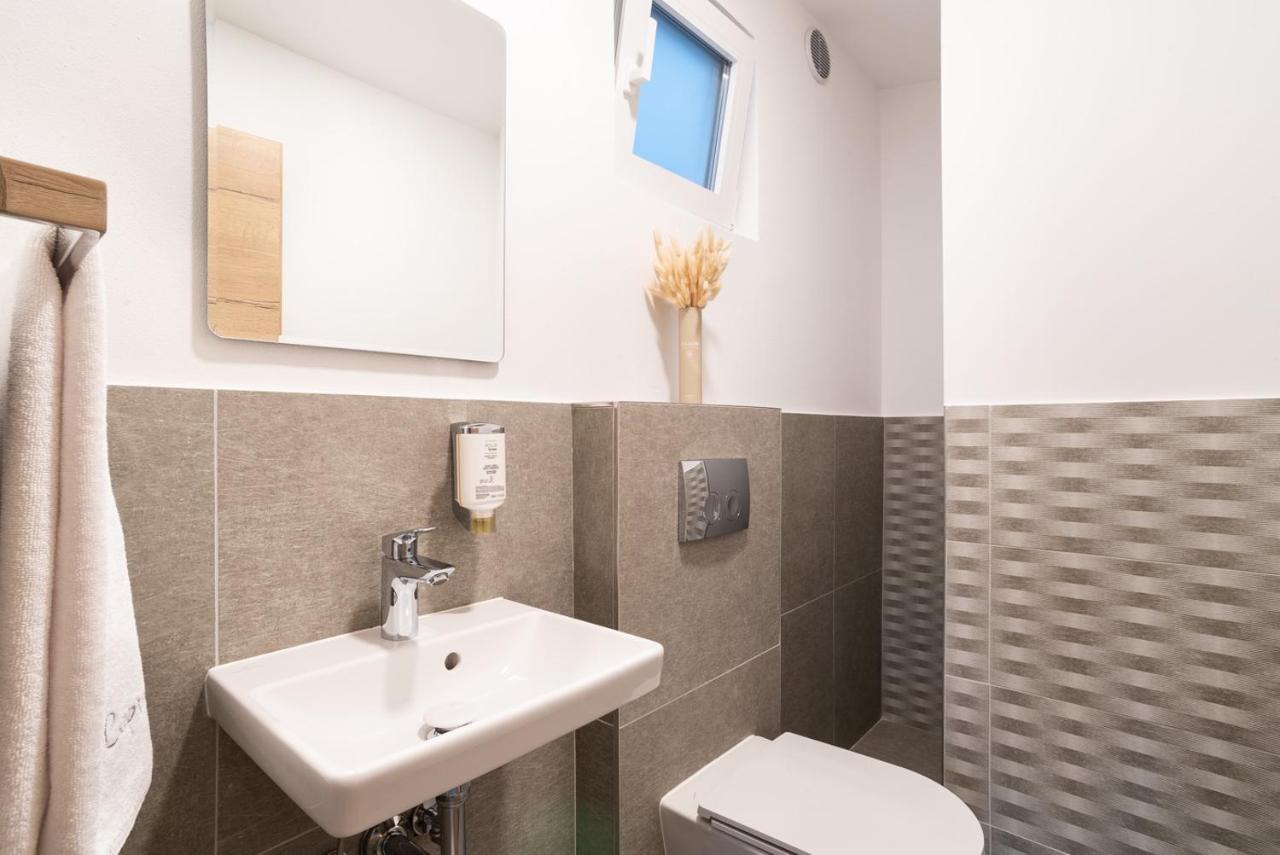 Capraria Appartments In Historic Center, With Private Parking Capodistria Esterno foto