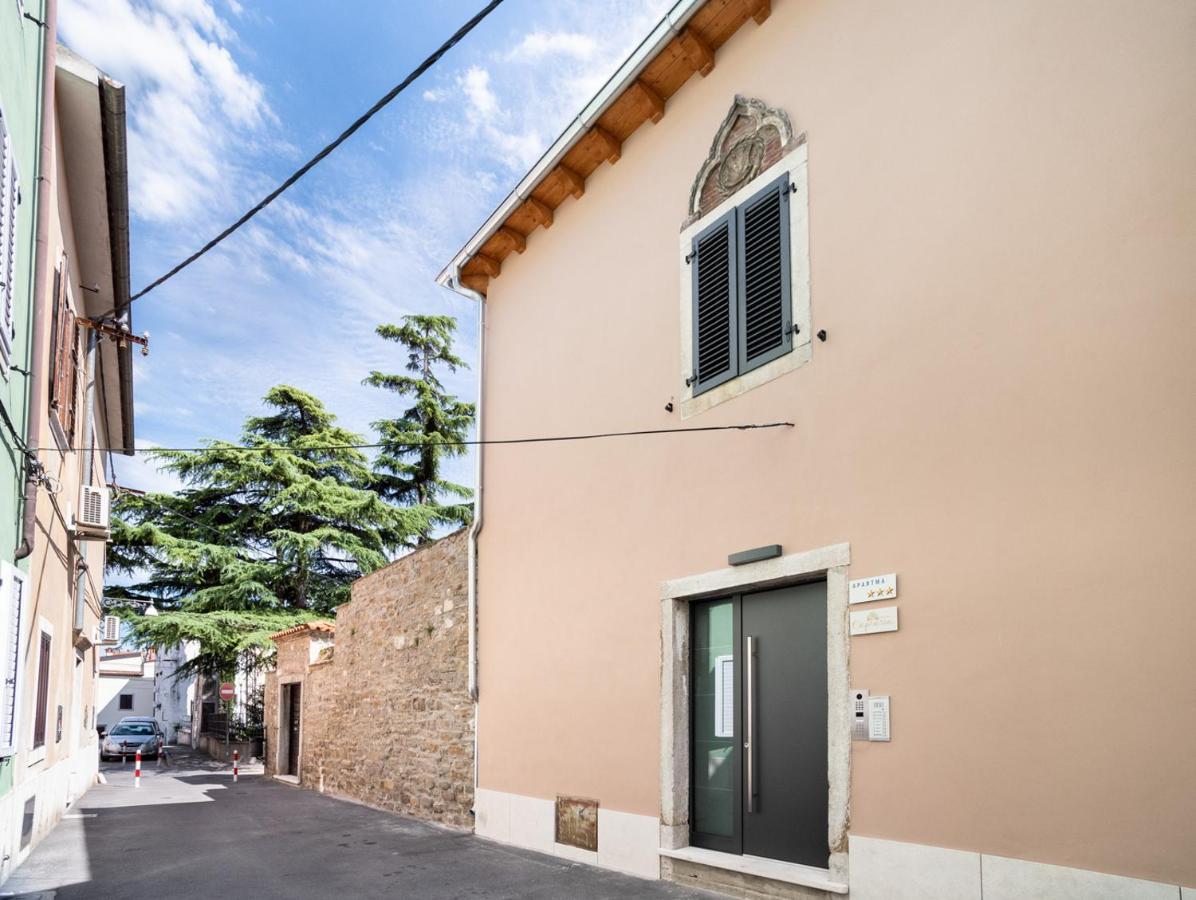 Capraria Appartments In Historic Center, With Private Parking Capodistria Esterno foto